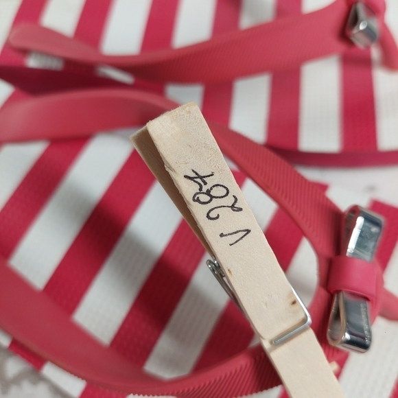 Coach Women's Pink & White Striped Thong Wedge Flip Flop Sandals V287 - Picture 8 of 8